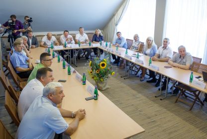 04.08.2018. Latvijas Dzelzceïnieku un satiksmes nozares arodbiedrîbas atpûtas bâzç "Virogna" notika Latgales reìionu paðvaldîbu vadîtâju tikðanâs ar "Latvijas Dzelzceïð" uzòçmuma vadîbu.